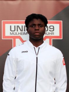 Leonard Okoro