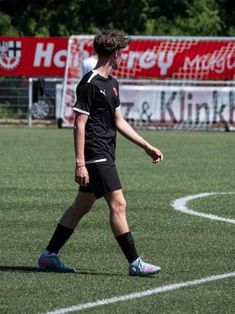Bastian Schmuckat