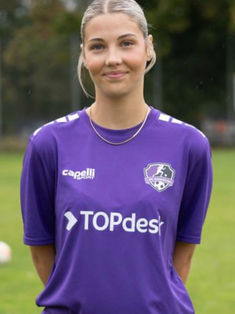 Celine Leis
