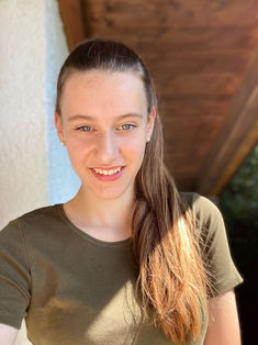 Sophie Bayer