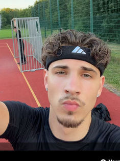 Isajah Giovanni Azzarone