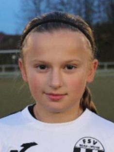 Mia Julia Piersiak